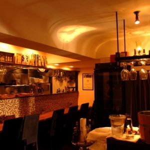 広島市中区幟町10-14-1階　イタリア料理店・LiBERO